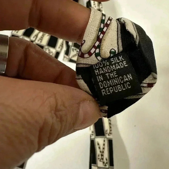 Christmas Candy Cane Tie - Picture 4 of 4